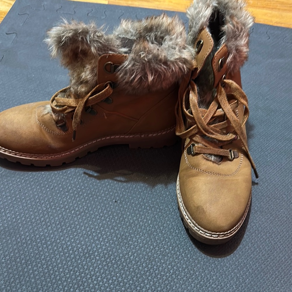 Boutique by Corky Tan Fur-Lined challenge size 9 Boots